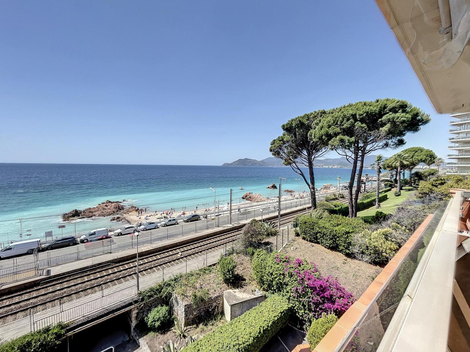 Studio With Beautiful Sea View And Direct Beach Access Cannes Dış mekan fotoğraf